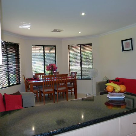 Seatrees Accommodation Yanchep Extérieur photo