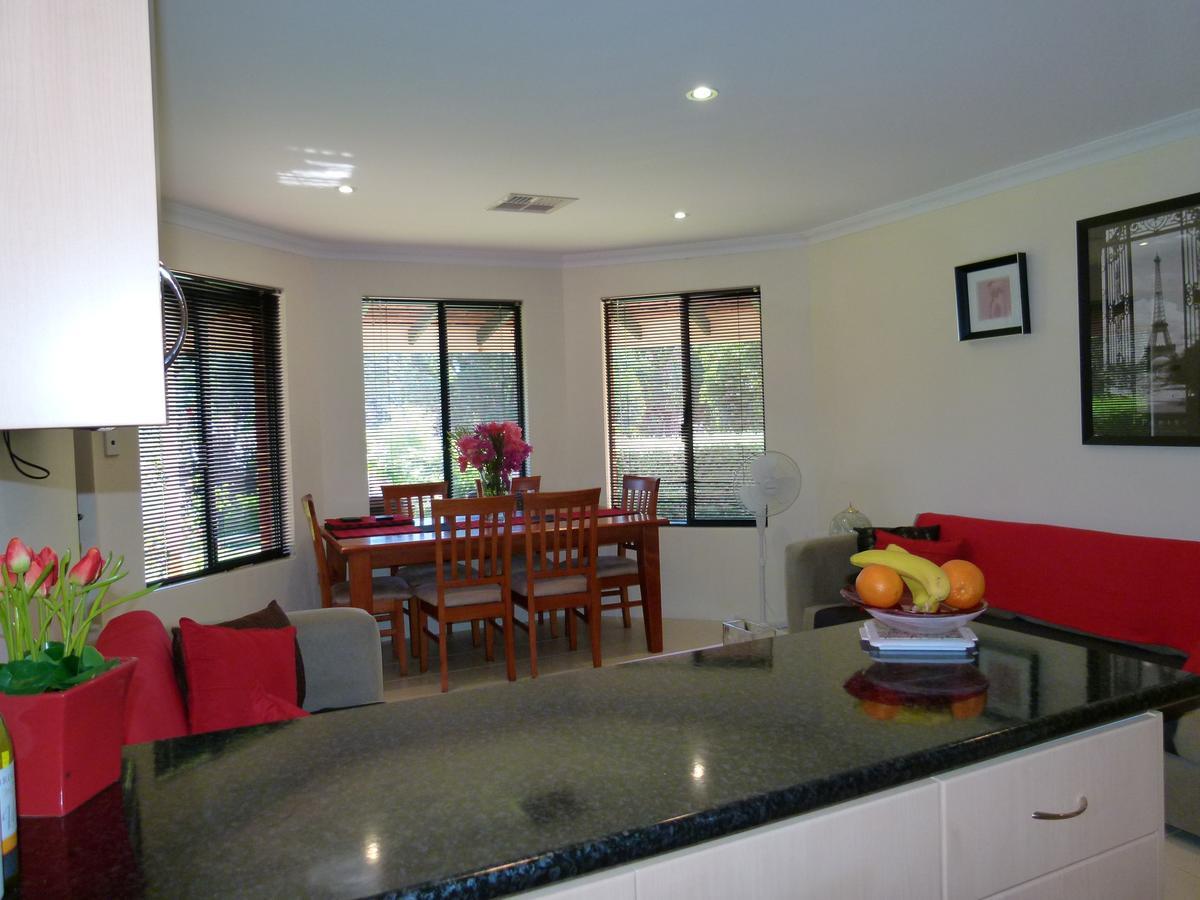 Seatrees Accommodation Yanchep Extérieur photo